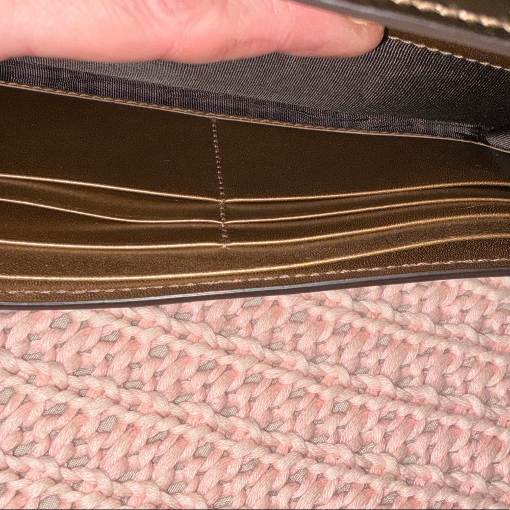 Gucci Metallic Gold Clutch with Chain - Picture 5 of 7